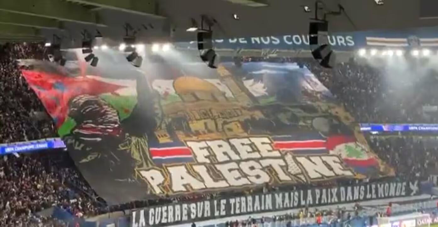 队报：巴黎主场对马竞时看台出现违规TIFO，前者面临欧足联处罚